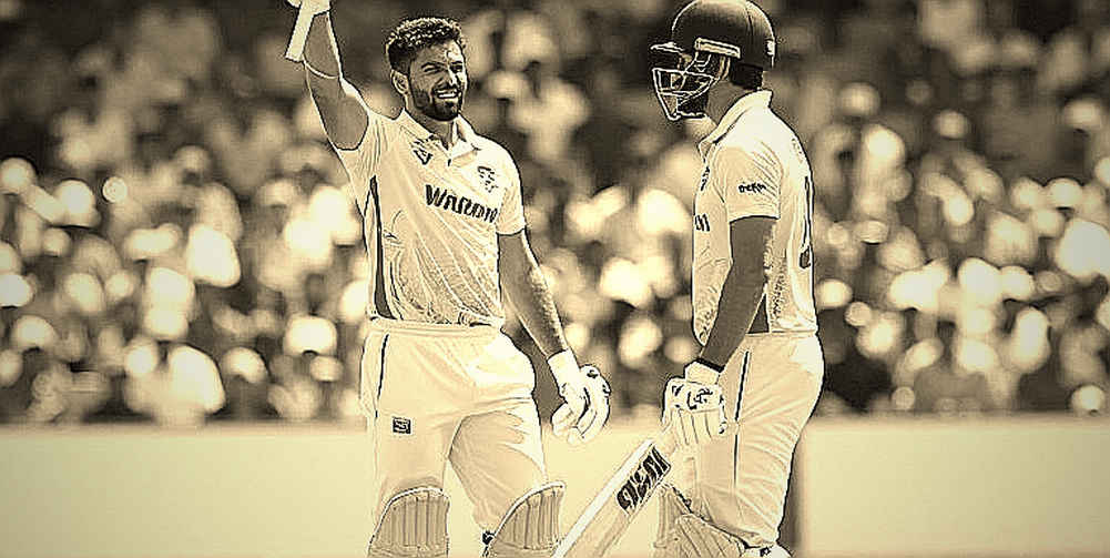 ৪১.১ ওভার আর এক টুকরো ভাঙা হেলমেট: যে ম্যাচ এক মিনিটে হারিয়ে গেল